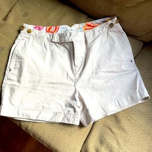 Tommy Hilfiger shorts.Size 10